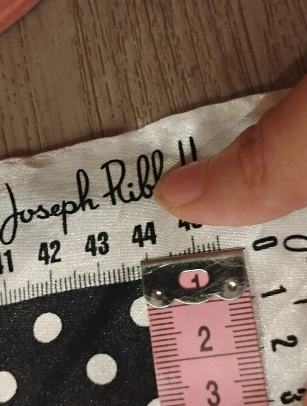 Vintage 1980s 1990s Joseph Ribkoff Novelty Tape Measure Polka Dot Scarf